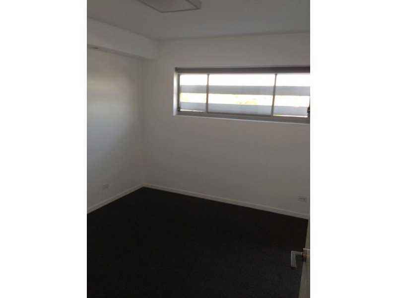 500 159 Logan Rd, Woolloongabba QLD 4102