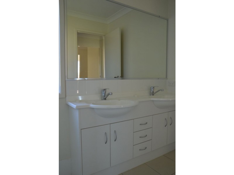 11/2 Grandly Street (or 91 Crossacres St), Doolandella QLD 4077