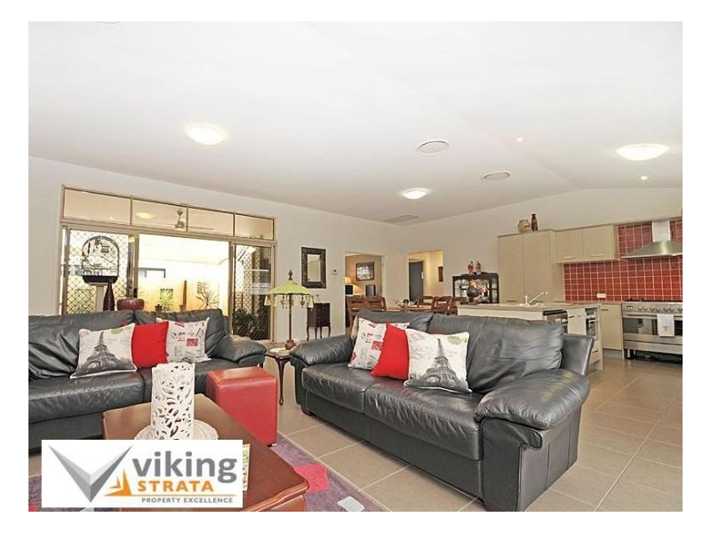 4 Petrie Crescent, Aspley QLD 4034