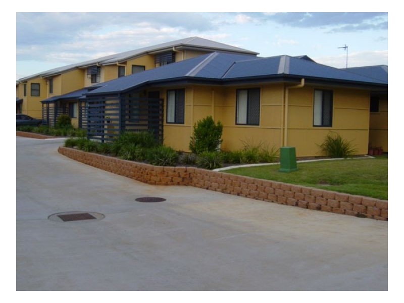 1/337 Spring Street, Kearneys Spring QLD 4350