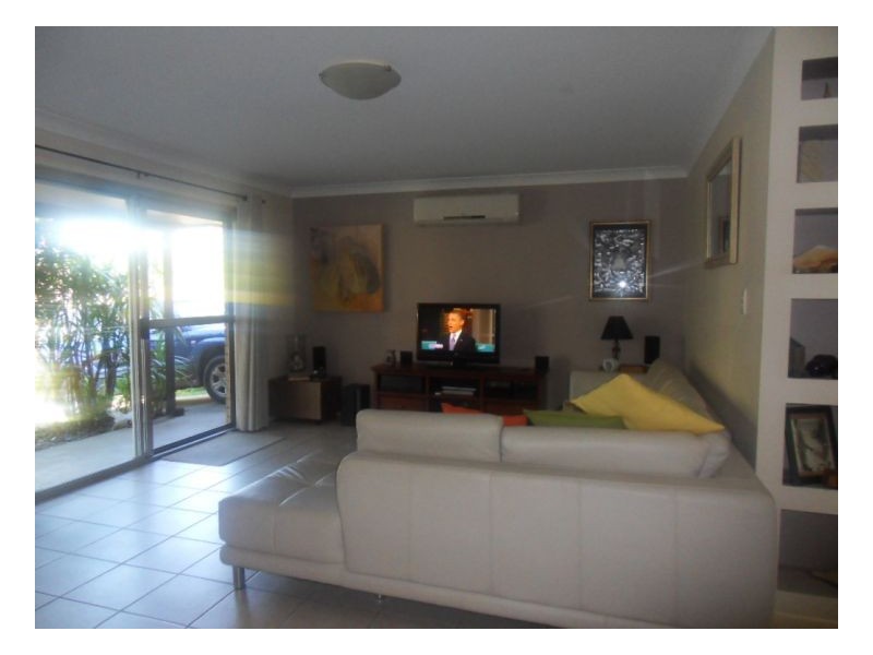 33 Lowanna Drive, Ashmore QLD 4214