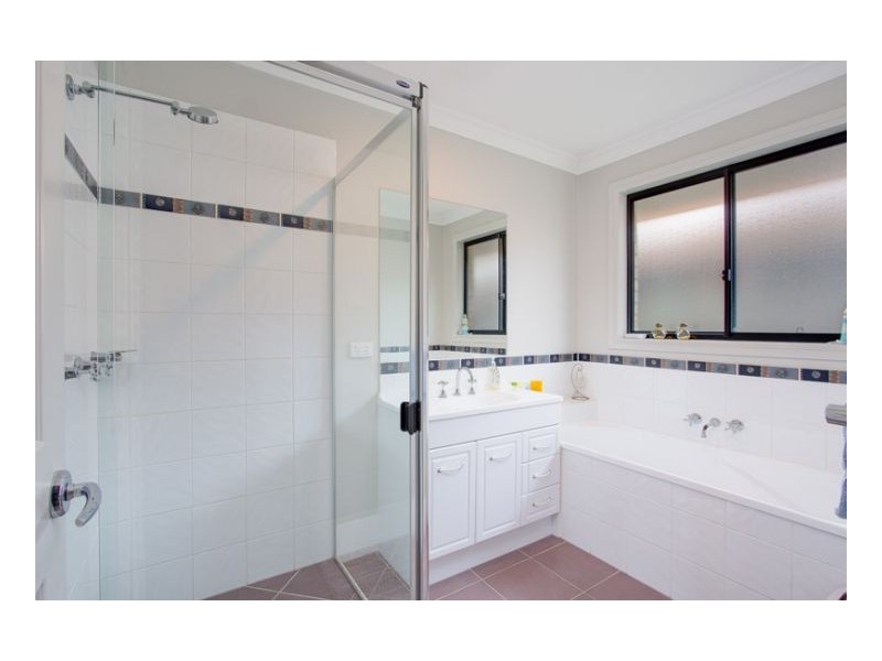 8 Heathwood Street, Taigum QLD 4018