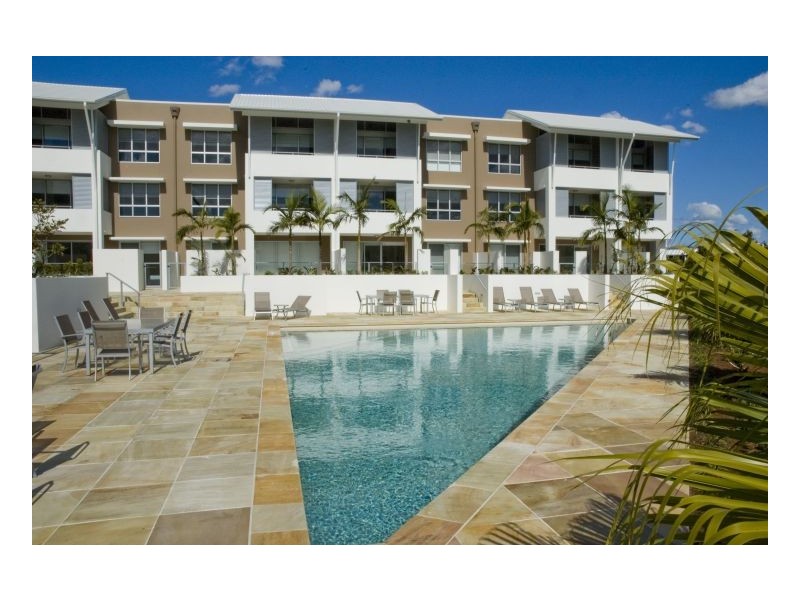 58 19 Lake Street, Varsity Lakes QLD 4227