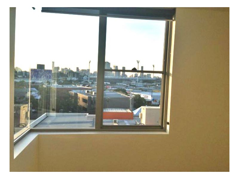 421 159, Woolloongabba QLD 4102