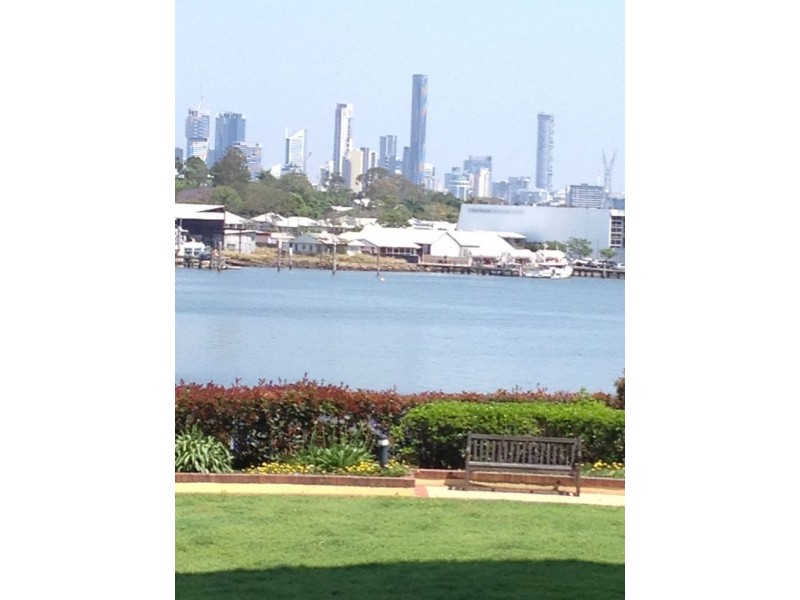 37 27-31 Harbour Rd, Bretts Wharf, Hamilton QLD 4007