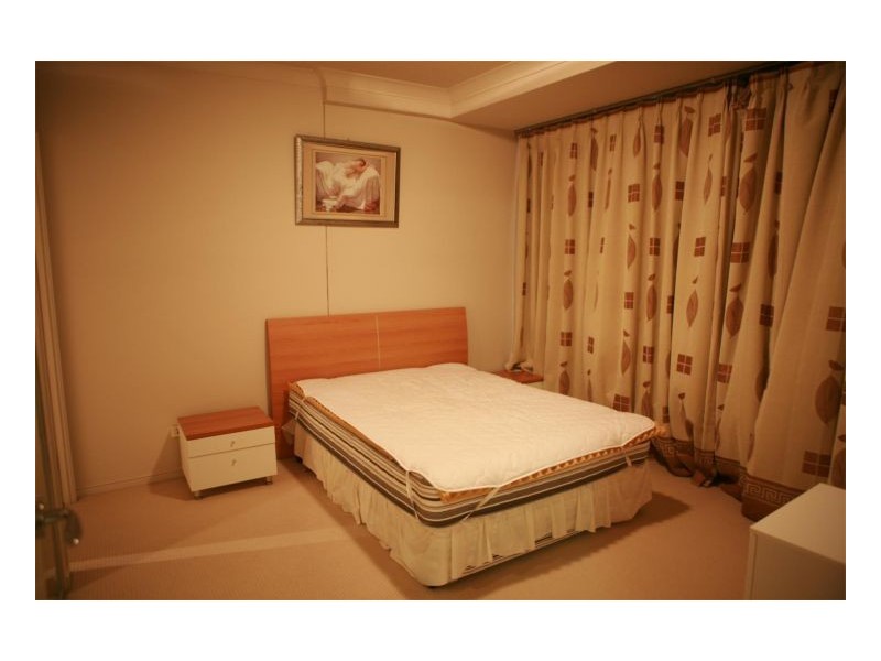 23 Ferny Ave, Surfers Paradise QLD 4217