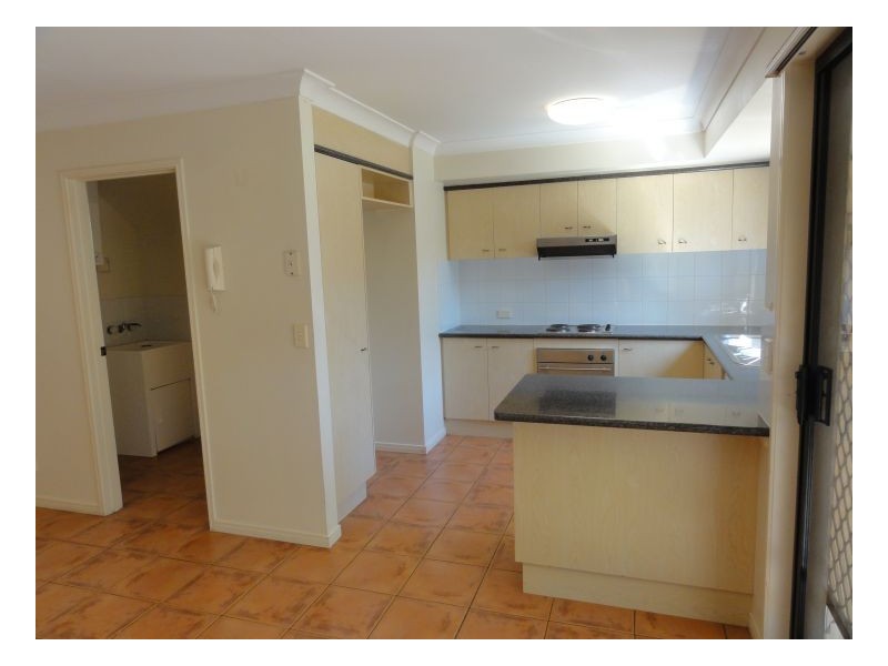 20 19 Harrow Place, Arundel QLD 4214