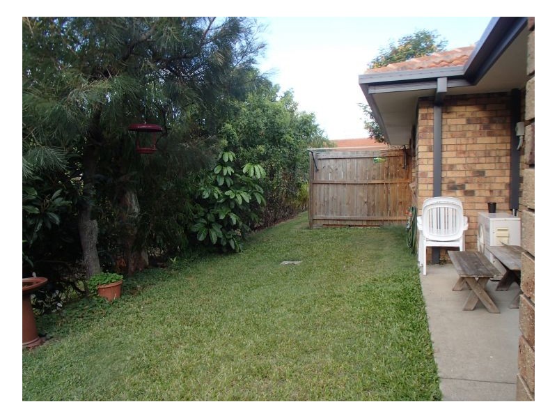 Unit   @ 11 Waterford Court, Bundall QLD 4217