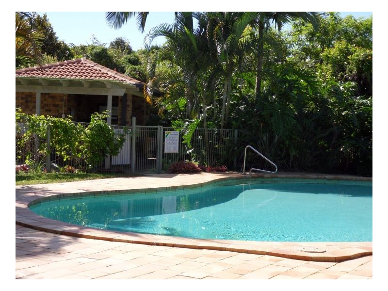 Unit   @ 11 Waterford Court, Bundall QLD 4217