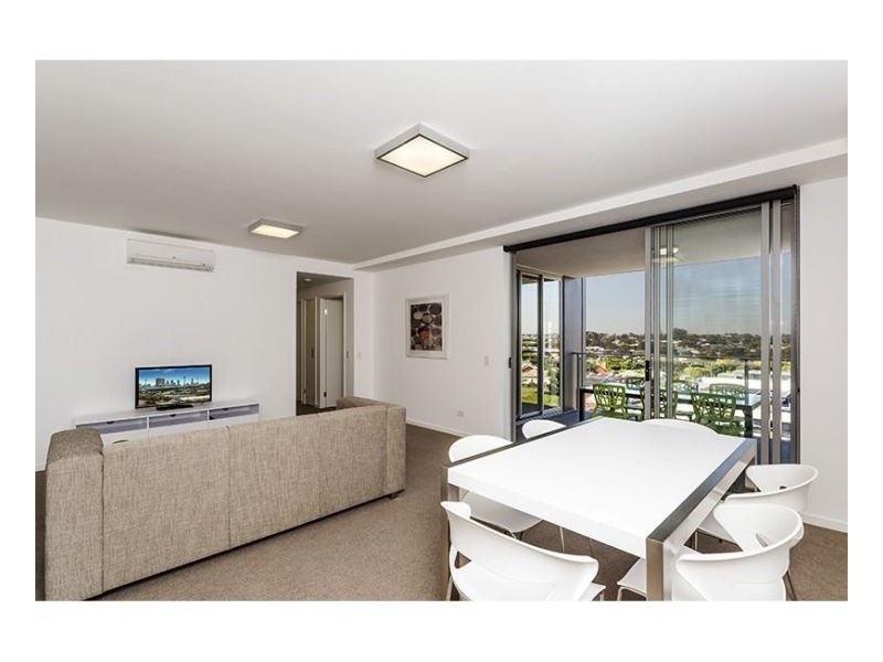 805 / 159 Logan Rd, Woolloongabba QLD 4102