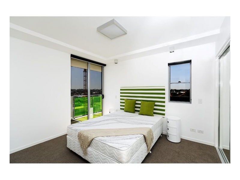 805 / 159 Logan Rd, Woolloongabba QLD 4102