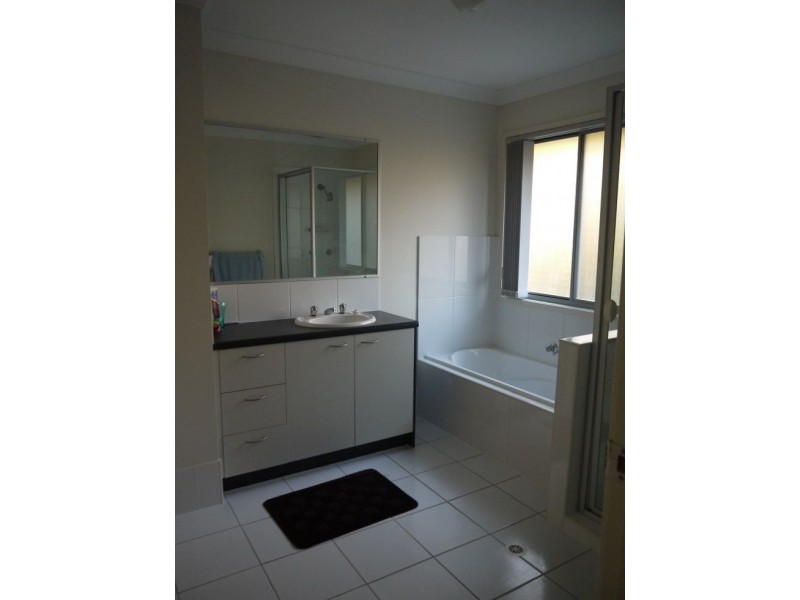 9 Earnshaw Street, Calamvale QLD 4116