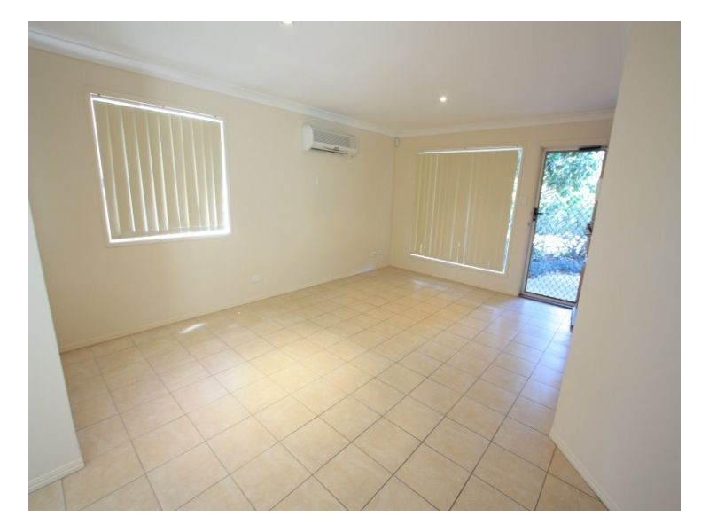 1/11 Pyranees Street, Calamvale QLD 4116