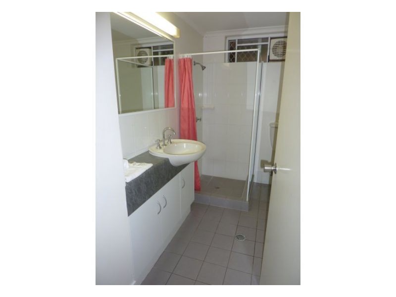 220/191 Mcleod Street, Cairns North QLD 4870