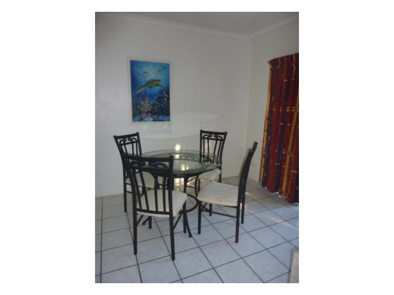 220/191 Mcleod Street, Cairns North QLD 4870