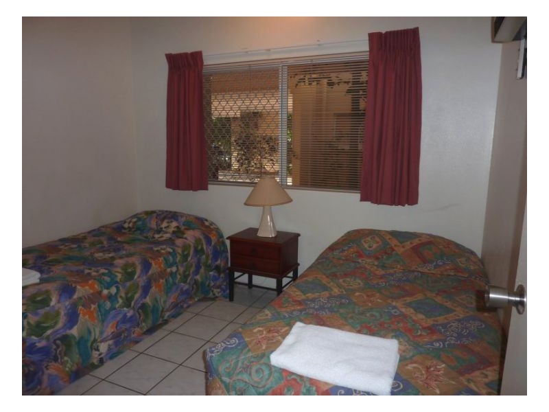 220/191 Mcleod Street, Cairns North QLD 4870