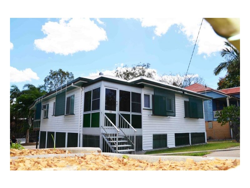 58 Lloyd Street, Camp Hill QLD 4152