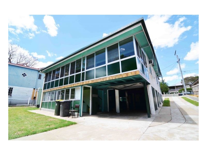 58 Lloyd Street, Camp Hill QLD 4152