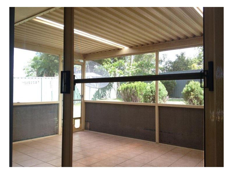 8 Forestgum Grove, Regents Park QLD 4118