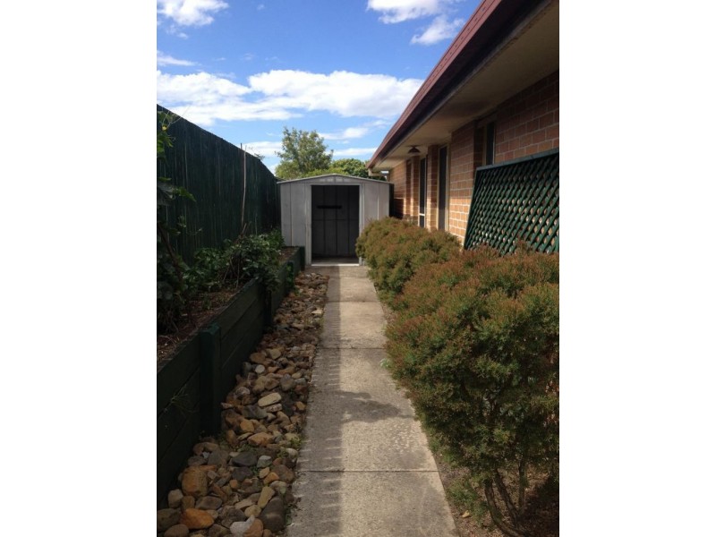 8 Forestgum Grove, Regents Park QLD 4118