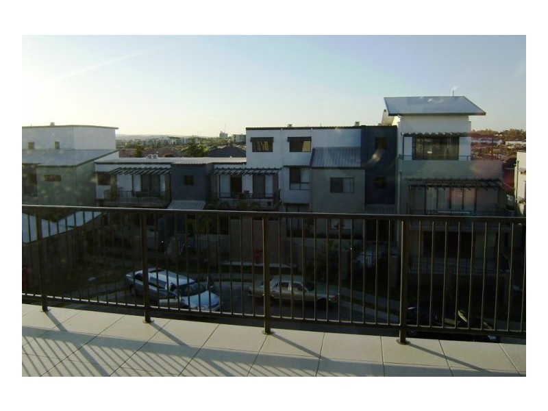 E01 2 Acacia Crt, Robina QLD 4226