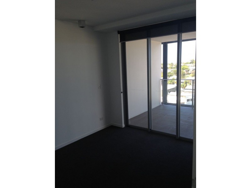 U607 Logan Road, Woolloongabba QLD 4102