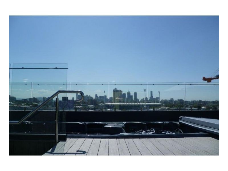 U302 159 Logan Rd, Woolloongabba QLD 4102