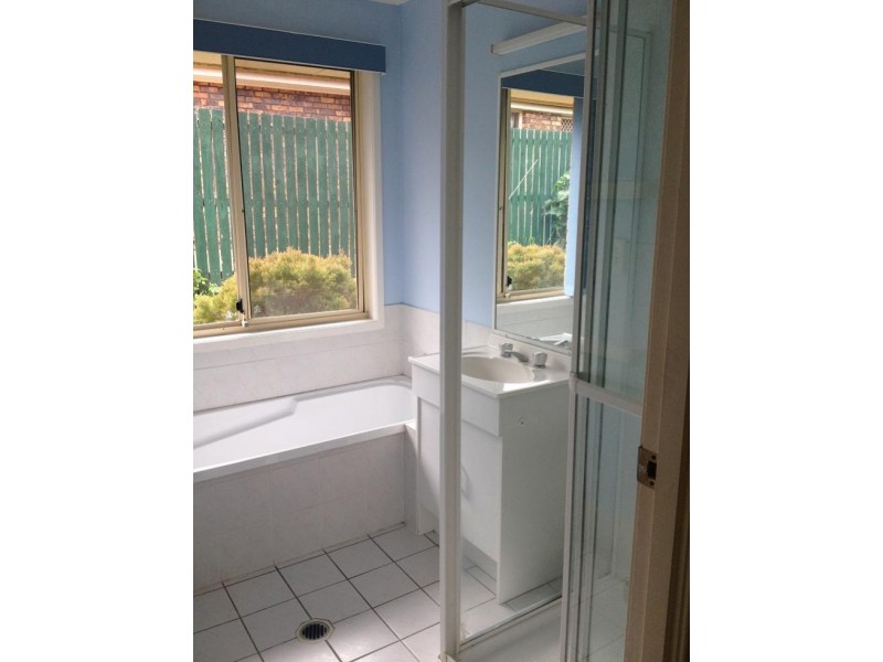 No.8 Forestgum Gr, Regents Park QLD 4118