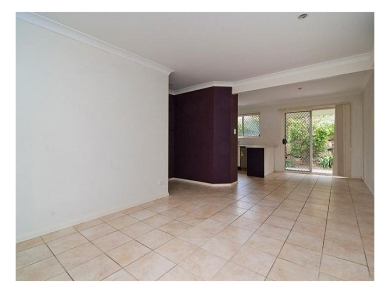 8 Earnshaw Street, Calamvale QLD 4116
