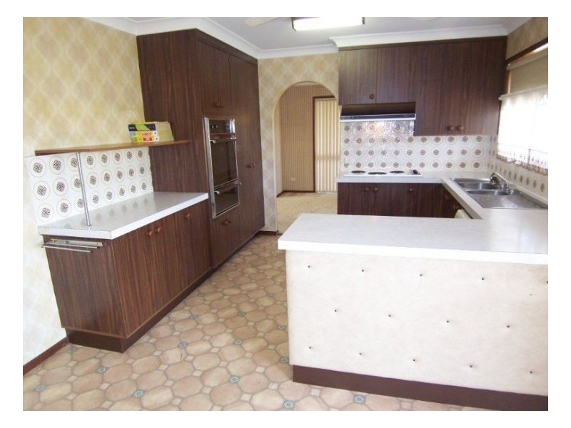 27 Martense St, Wishart QLD 4122