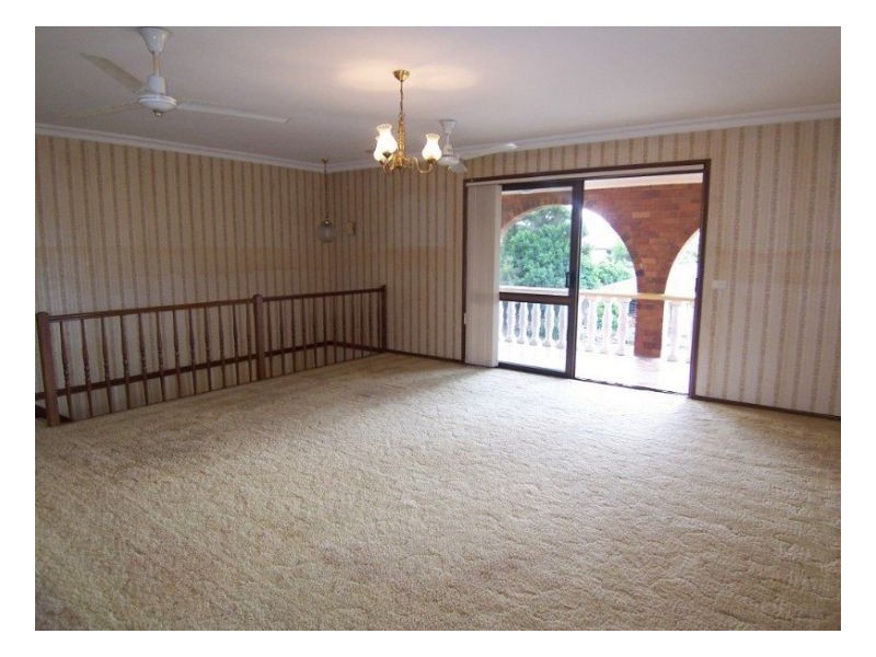 27 Martense St, Wishart QLD 4122