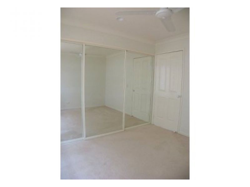 17/2 Northshore  Avenue, Varsity Lakes QLD 4227