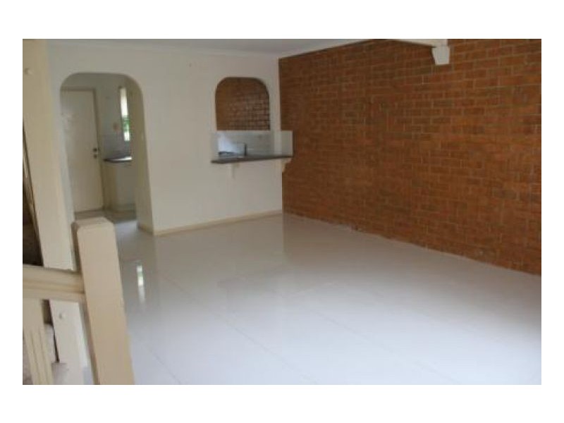 015 Vitko St, Woodridge QLD 4114