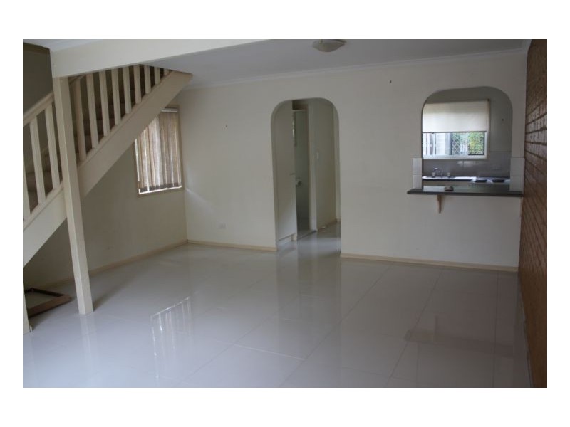 015 Vitko St, Woodridge QLD 4114