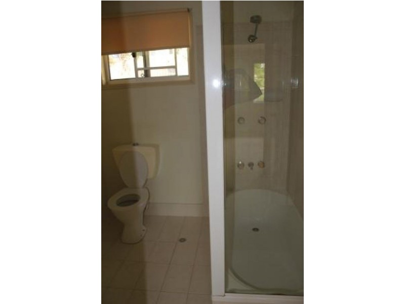 015 Vitko St, Woodridge QLD 4114