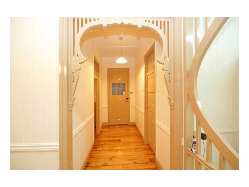 23 Henderson St, Camp Hill QLD 4152