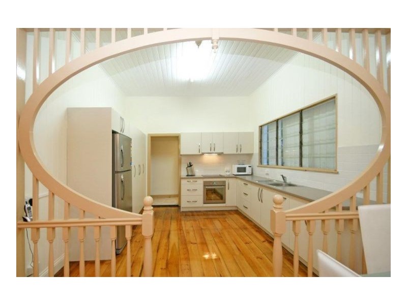 23 Henderson St, Camp Hill QLD 4152