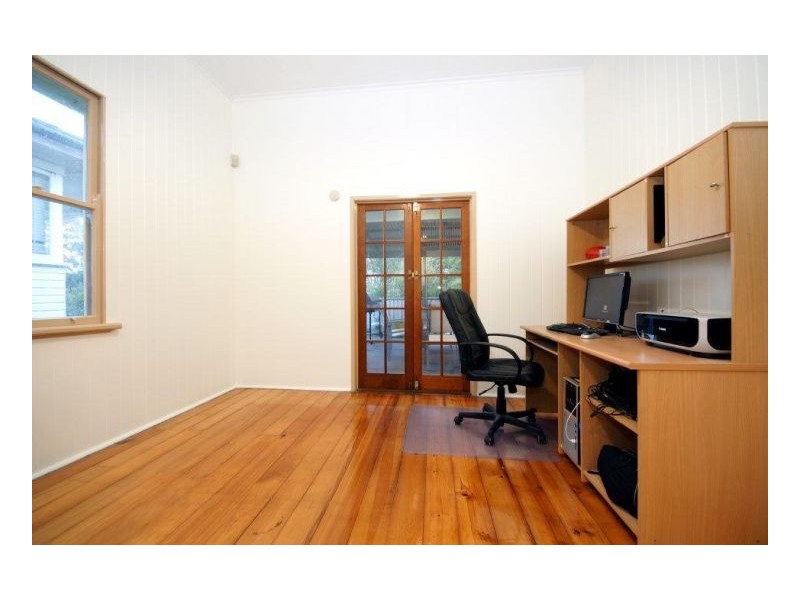 23 Henderson St, Camp Hill QLD 4152