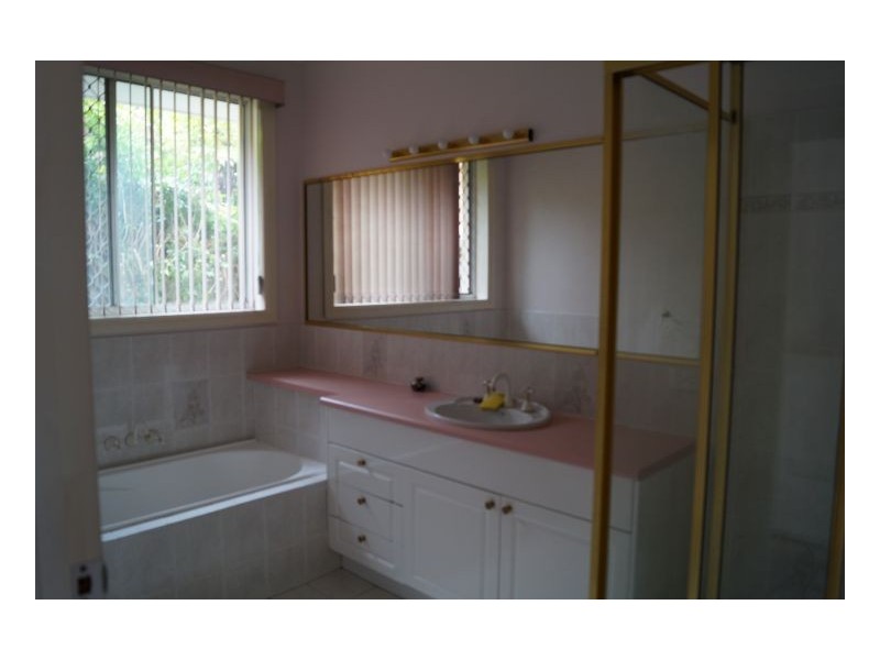 27 Eden Elm Street, Calamvale QLD 4116