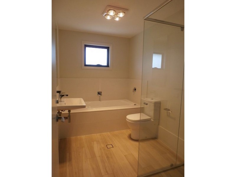 8 William Hart Cres, Penrith NSW 2750