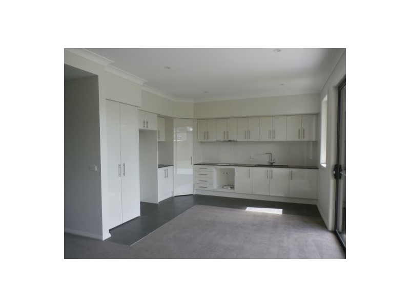 8 William Hart Cres, Penrith NSW 2750