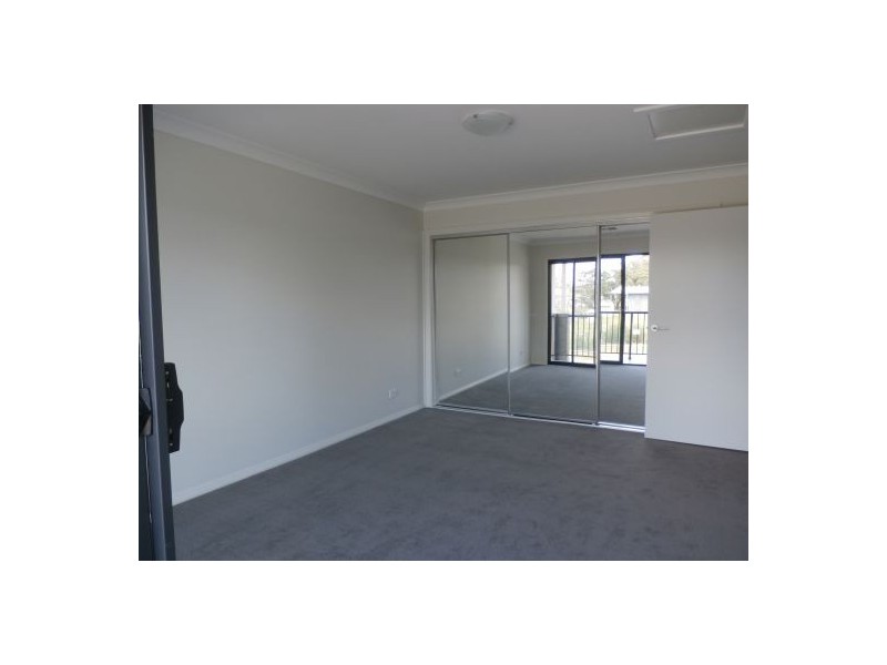 8 William Hart Cres, Penrith NSW 2750