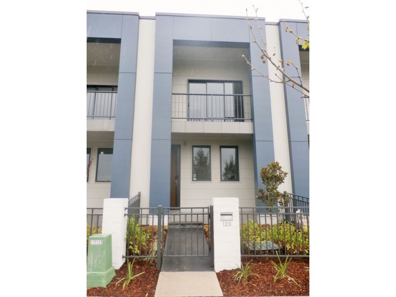 128 Lord Sheffield Cct, Penrith, Penrith NSW 2750