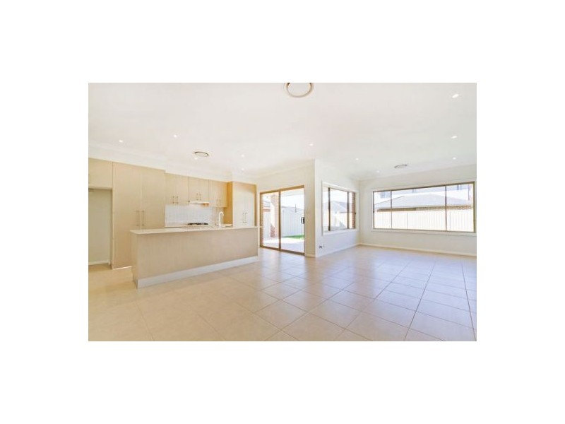 18 Fyfe Rd, Kellyville Ridge NSW 2155