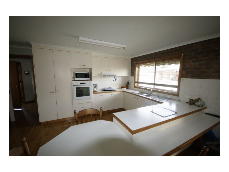 211 Victoria Street, Deniliquin NSW 2710