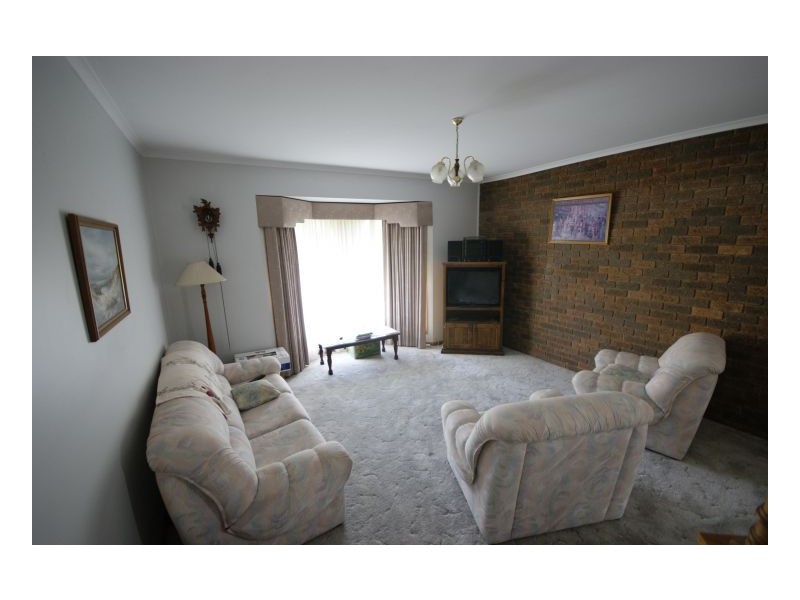 211 Victoria Street, Deniliquin NSW 2710