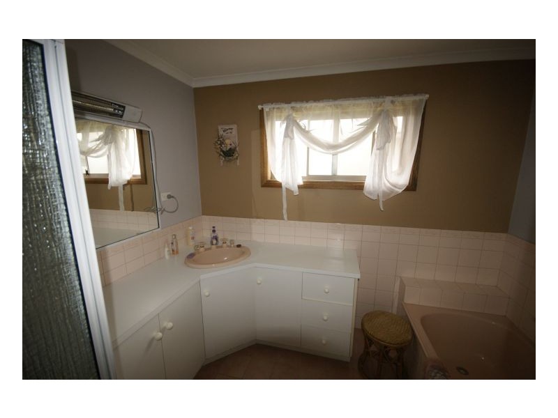 211 Victoria Street, Deniliquin NSW 2710