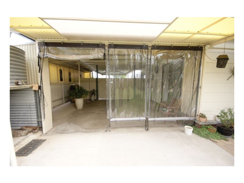 411 Campbell Cres, Deniliquin NSW 2710