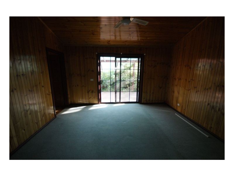 93 Macauley St, Deniliquin NSW 2710