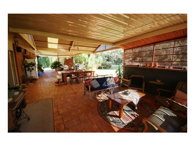 603 Henry St, Deniliquin NSW 2710